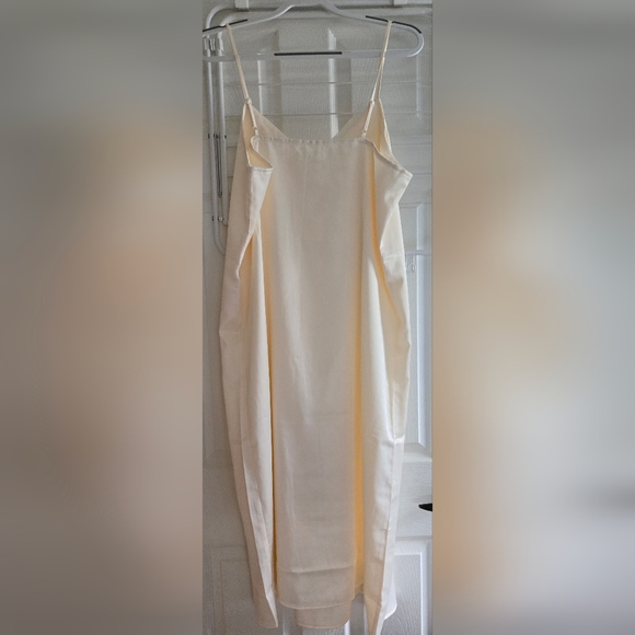 Brunette the Label Satin Dress in Creme , size XL - Picture 3 of 5